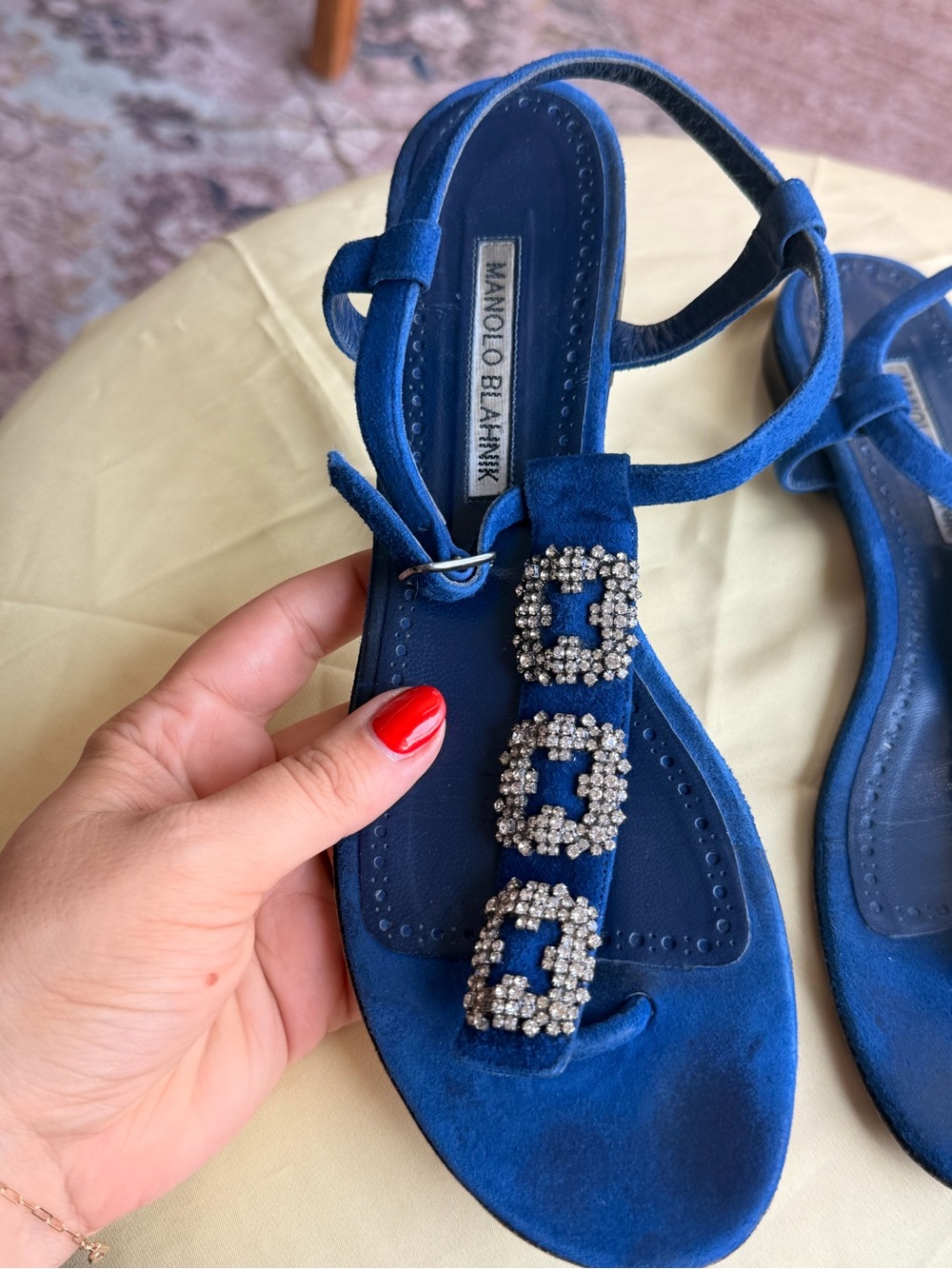 Manolo Blahnik Hangisi Cobalt Blue Suede Crystal Buckle T-Strap Sandals 39.5 - Picture 2 of 7